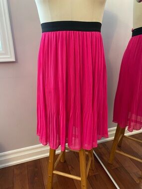 Torrid fuchsia skirt plus size 00